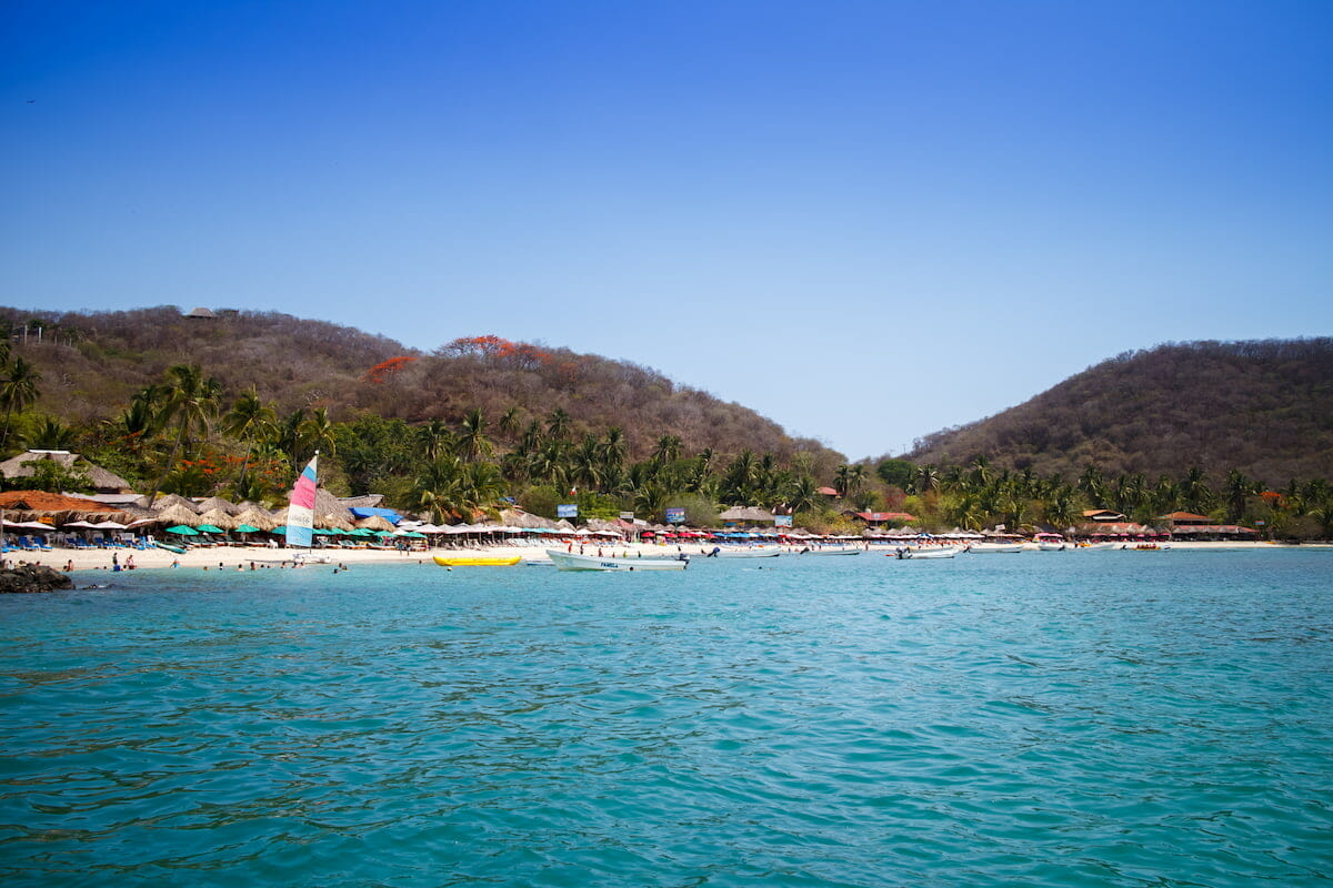 Visiting IxtapaZihuatanejo The Complete Guide [2023] Lets Travel To